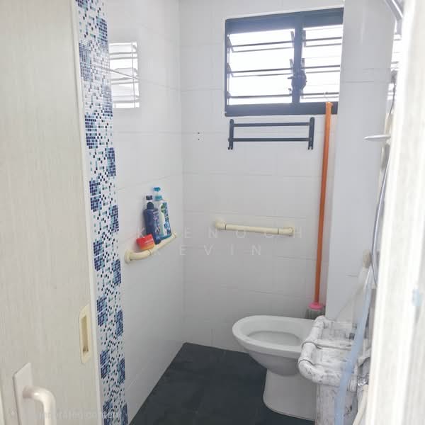 766 Yishun Avenue 3, 766 Yishun Avenue 3, Room Rental, 92 sqft, HDB Flat For Rent, by EK Enoch Kevin, 500052777 - Bathroom - PropertyGuru.com.sg
