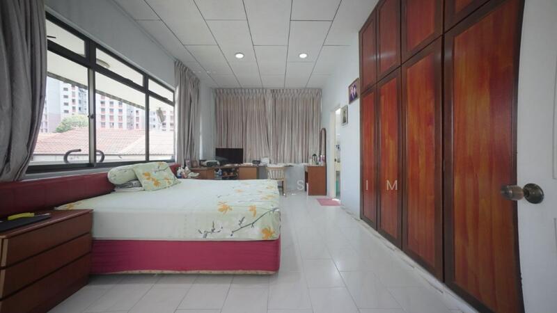 Jalan Merdu Detached House For Sale at S$ 6,380,000 | PropertyGuru Singapore - Master Bedroom