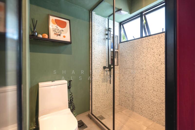 401 Serangoon Avenue 1 HDB Flat For Sale at S$ 890,000 | PropertyGuru Singapore - Bathroom