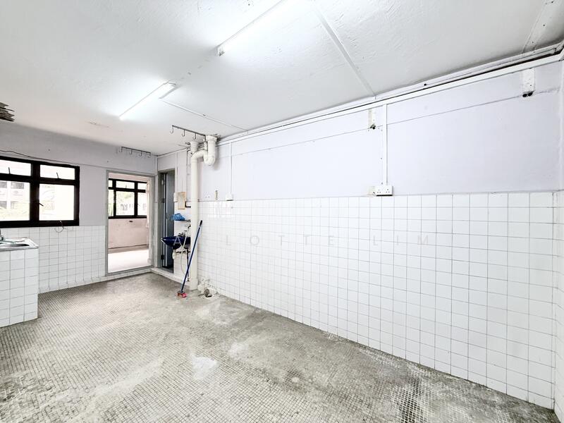 130 Ang Mo Kio Avenue 3 HDB Flat For Sale at S$ 520,000 | PropertyGuru Singapore - Kitchen