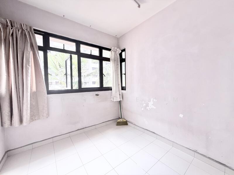 130 Ang Mo Kio Avenue 3 HDB Flat For Sale at S$ 520,000 | PropertyGuru Singapore - Utility Room