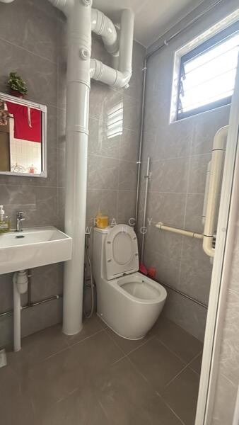 977 Jurong West Street 93, 977 Jurong West Street 93, Room Rental, 120 sqft, HDB Flat For Rent, by Tracy Wang, 500052815 - Bathroom - PropertyGuru.com.sg