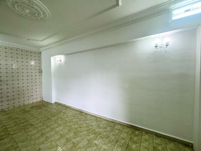 50 Chai Chee Street HDB Flat For Sale at S$ 438,888 | PropertyGuru Singapore - Living Room