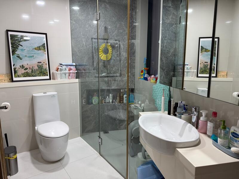 d'Leedon (Former Farrer Court), 13 Leedon Heights, 2 Bedrooms, 872 sqft, Condominium For Rent, by Helen Han, 500052836 - Bathroom - PropertyGuru.com.sg