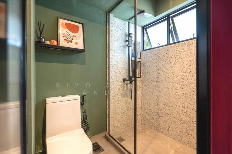 401 Serangoon Avenue 1 HDB Flat For Sale at S$ 890,000 | PropertyGuru Singapore - Bathroom