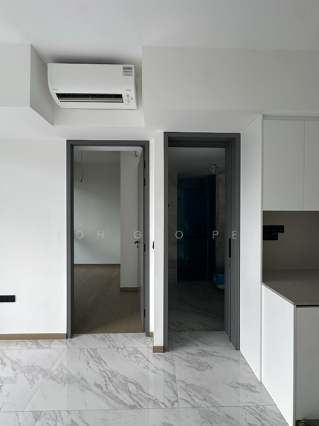 The Landmark, 173 Chin Swee Road, 1 Bedroom, 495 sqft, Condominium For Rent, by Loh Guo Pei, 500052859 - Master bedroom and Toilet - PropertyGuru.com.sg