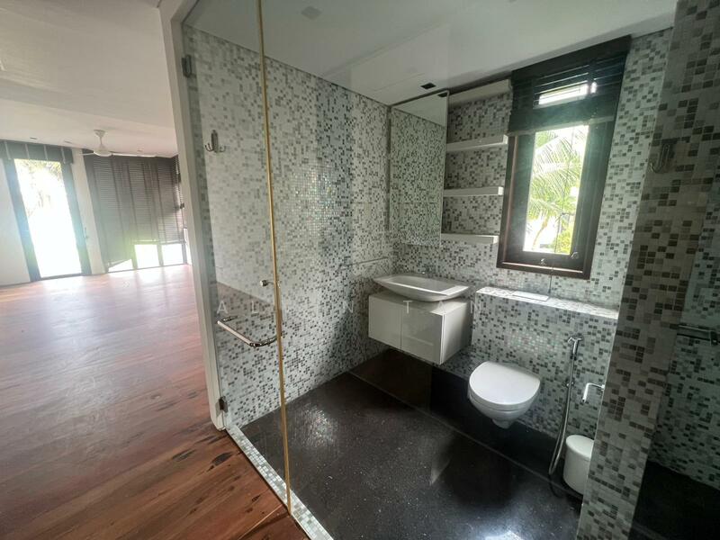 Sentosa Cove, Lakeshore View, 5 Bedrooms, 12,000 sqft, Bungalow House For Rent, by Alvin Tan, 500052879 - Bathroom - PropertyGuru.com.sg