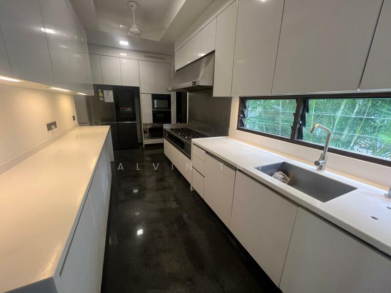 Sentosa Cove, Lakeshore View, 5 Bedrooms, 12,000 sqft, Bungalow House For Rent, by Alvin Tan, 500052879 - Kitchen - PropertyGuru.com.sg