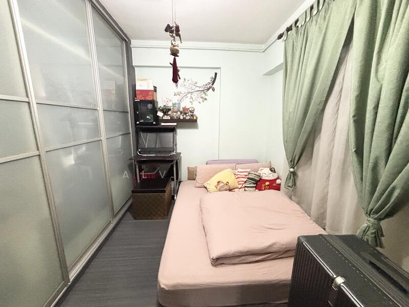 604 Woodlands Drive 42 HDB Flat For Sale at S$ 548,000 | PropertyGuru Singapore - Bedroom