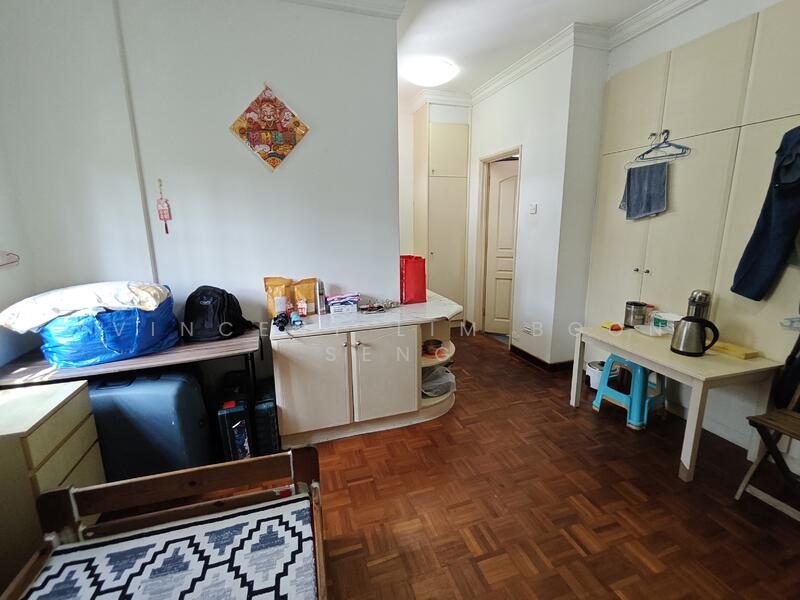 Shan Gate Apartments, 2 Shan Road, 3 Bedrooms, 1,216 sqft, Apartment For Rent, by Vincent Lim Boon Seng, 500052912 - Master Bedroom - PropertyGuru.com.sg