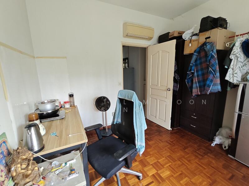 Shan Gate Apartments, 2 Shan Road, 3 Bedrooms, 1,216 sqft, Apartment For Rent, by Vincent Lim Boon Seng, 500052912 - Bedroom 2 - PropertyGuru.com.sg