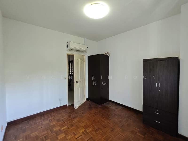 Shan Gate Apartments, 2 Shan Road, 3 Bedrooms, 1,216 sqft, Apartment For Rent, by Vincent Lim Boon Seng, 500052912 - Bedroom 2 - PropertyGuru.com.sg