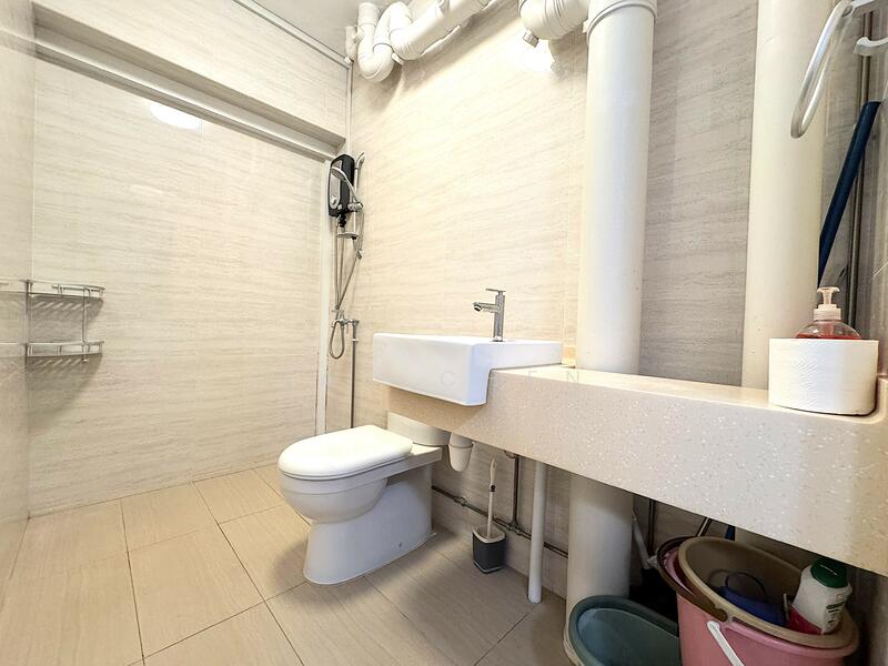 236 Compassvale Walk, 236 Compassvale Walk, 3 Bedrooms, 1,324 sqft, HDB Flat For Rent, by Zac Chen, 500052918 - Bathroom - PropertyGuru.com.sg