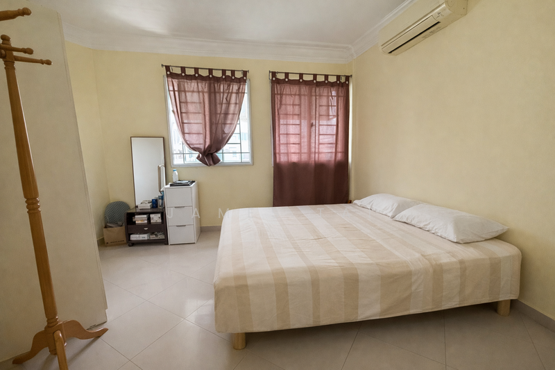 761 Jurong West Street 74 HDB Flat For Sale at S$ 820,000 | PropertyGuru Singapore - Bedroom