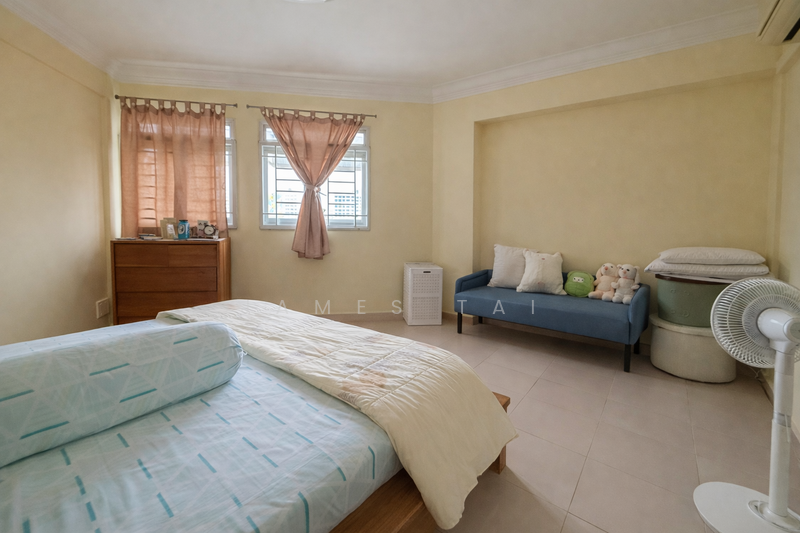 761 Jurong West Street 74 HDB Flat For Sale at S$ 820,000 | PropertyGuru Singapore - Bedroom