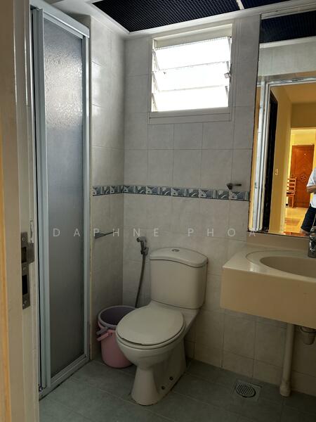 266C Compassvale Bow, 266C Compassvale Bow, 3 Bedrooms, 990 sqft, HDB Flat For Rent, by Daphne Phoa, 500052921 - Bathroom - PropertyGuru.com.sg