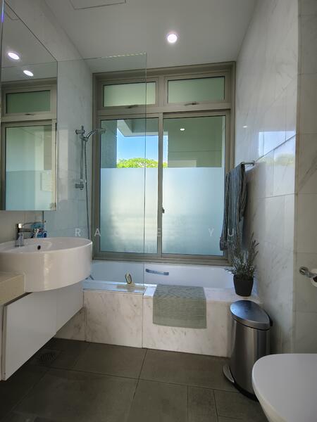 Glentrees Condominium For Sale at S$ 2,550,000 | PropertyGuru Singapore - Bathroom