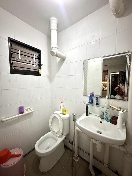 For Sale - 585 Ang Mo Kio Avenue 3