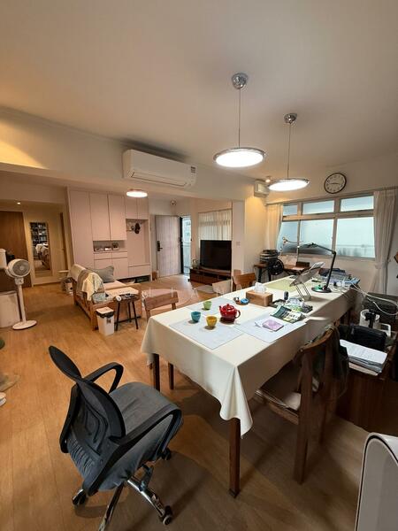 633 Pasir Ris Drive 3 HDB Flat For Sale at S$ 738,888 | PropertyGuru Singapore - Living Room