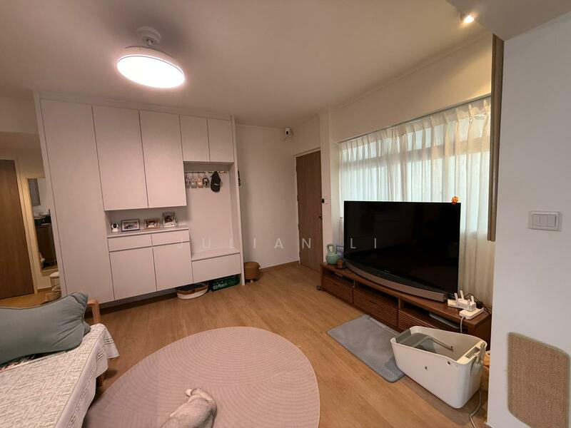 633 Pasir Ris Drive 3 HDB Flat For Sale at S$ 738,888 | PropertyGuru Singapore - Living Room