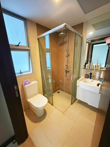 D'Weave, 5 Lorong 39 Geylang, 2 Bedrooms, 570 sqft, Condominium For Rent, by Julian Li, 500052953 - Bathroom - PropertyGuru.com.sg