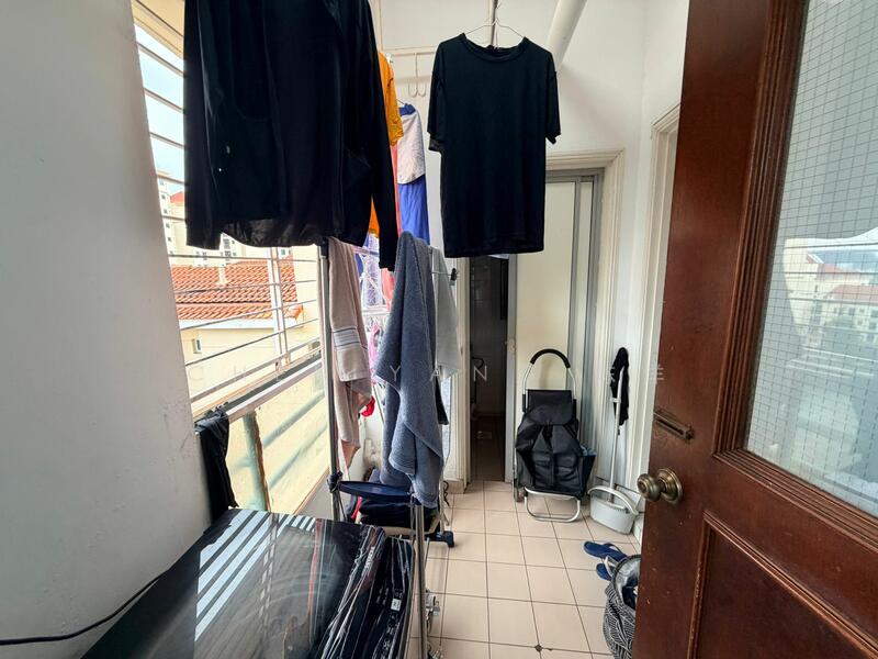 Parkshore Condominium For Sale at S$ 3,180,000 | PropertyGuru Singapore - Balcony