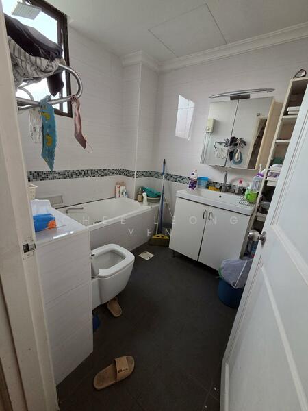 Tropicana Condominium, 2 Jalan Tiga Ratus, Room Rental, 200 sqft, Condominium For Rent, by Chee Leong Yen, 500052962 - Bathroom - PropertyGuru.com.sg