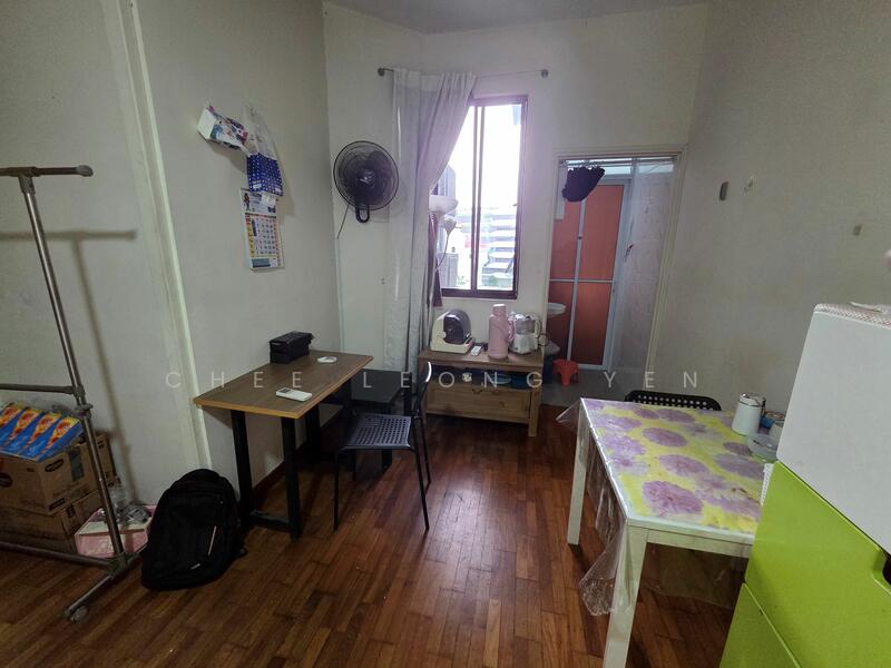 Tropicana Condominium, 2 Jalan Tiga Ratus, Room Rental, 200 sqft, Condominium For Rent, by Chee Leong Yen, 500052962 - Dining Room - PropertyGuru.com.sg