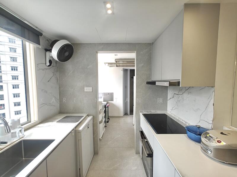 Rio Vista Condominium For Sale at S$ 1,700,000 | PropertyGuru Singapore - Kitchen