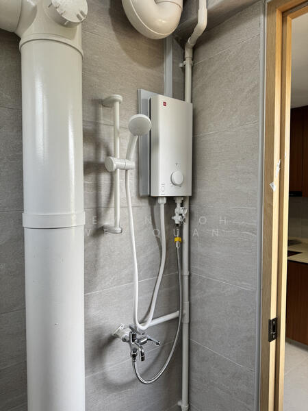 537 Ang Mo Kio Avenue 5, 537 Ang Mo Kio Avenue 5, Room Rental, 138 sqft, HDB Flat For Rent, by Kevin Koh Wei Quan, 500052965 - Bathroom - PropertyGuru.com.sg