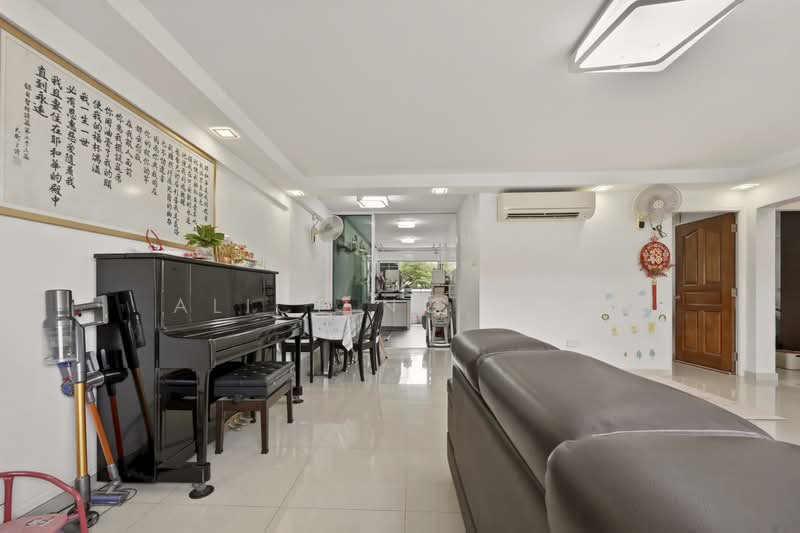330 Serangoon Avenue 3, 330 Serangoon Avenue 3, 3 Bedrooms, 1,108 sqft, HDB Flat For Sale, by Alice Ng 黄素芳, 500052970 - Living Room - PropertyGuru.com.sg