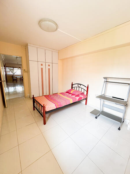 337 Tampines Street 32 HDB Flat For Sale at S$ 950,000 | PropertyGuru Singapore - Common Bedroom 1