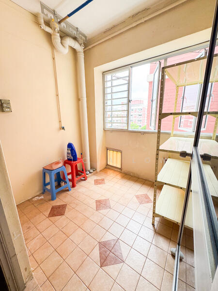 337 Tampines Street 32 HDB Flat For Sale at S$ 950,000 | PropertyGuru Singapore - Service Yard /Utility Room