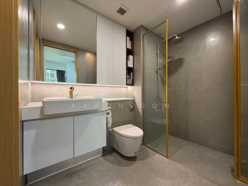 One Shenton Condominium For Sale at S$ 1,000,000 | PropertyGuru Singapore - Bathroom