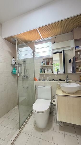 70A Telok Blangah Heights HDB Flat For Sale at S$ 930,000 | PropertyGuru Singapore - Bathroom