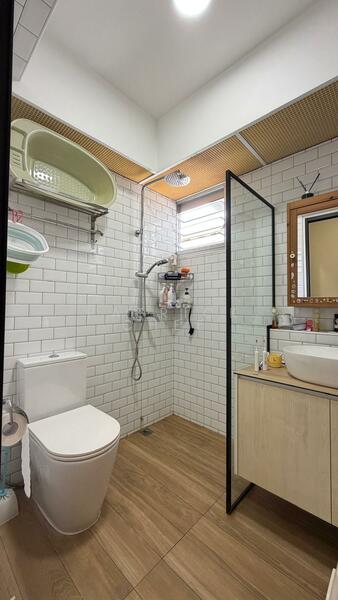 70A Telok Blangah Heights HDB Flat For Sale at S$ 930,000 | PropertyGuru Singapore - Bathroom