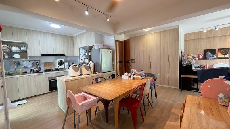 70A Telok Blangah Heights HDB Flat For Sale at S$ 930,000 | PropertyGuru Singapore - Kitchen