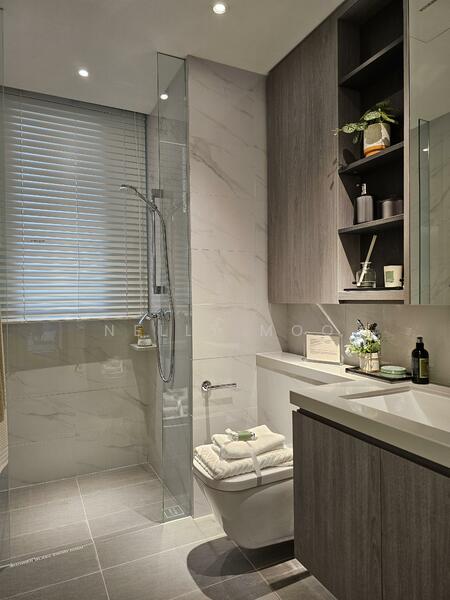 The LakeGarden Residences Condominium For Sale at S$ 3,368,000 | PropertyGuru Singapore - Bathroom