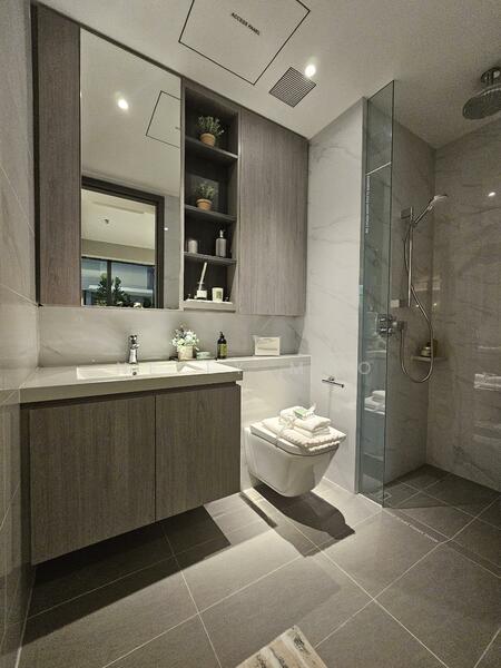 The LakeGarden Residences Condominium For Sale at S$ 3,368,000 | PropertyGuru Singapore - Bathroom