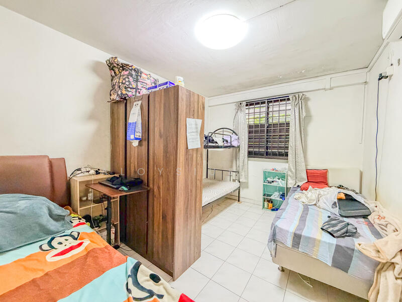 122 Yuan Ching Road HDB Flat For Sale at S$ 328,888 | PropertyGuru Singapore - Bedroom