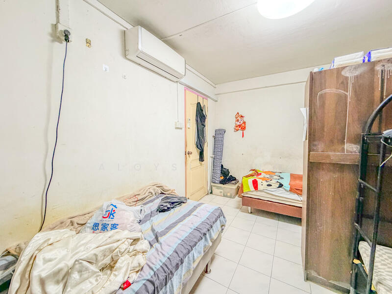 122 Yuan Ching Road HDB Flat For Sale at S$ 328,888 | PropertyGuru Singapore - Bedroom