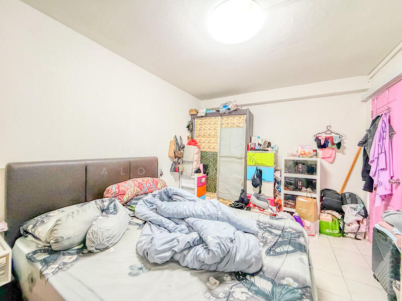 122 Yuan Ching Road HDB Flat For Sale at S$ 328,888 | PropertyGuru Singapore - Bedroom