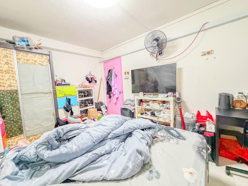 122 Yuan Ching Road HDB Flat For Sale at S$ 328,888 | PropertyGuru Singapore - Bedroom