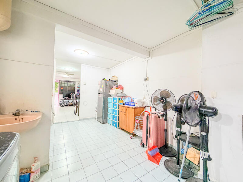 122 Yuan Ching Road HDB Flat For Sale at S$ 328,888 | PropertyGuru Singapore