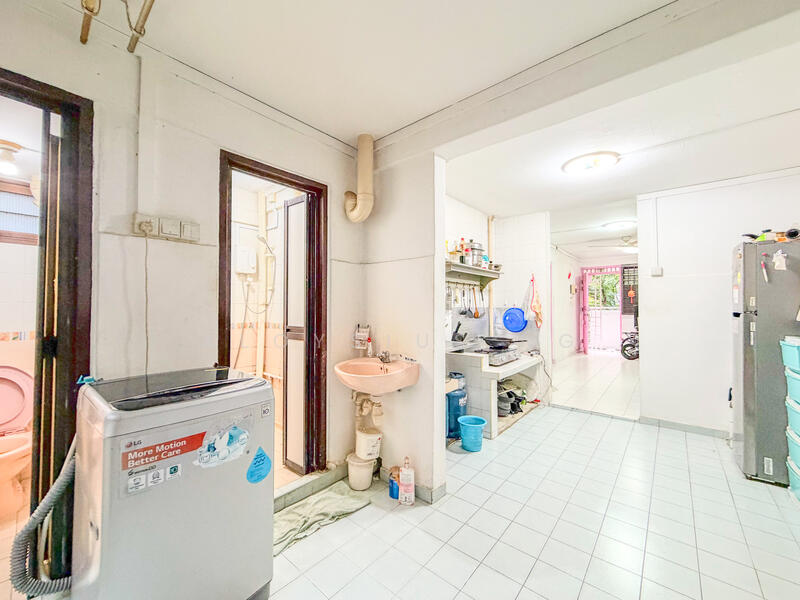 122 Yuan Ching Road HDB Flat For Sale at S$ 328,888 | PropertyGuru Singapore