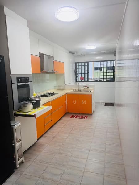 805 Yishun Ring Road HDB Flat For Sale at S$ 765,000 | PropertyGuru Singapore - Kitchen
