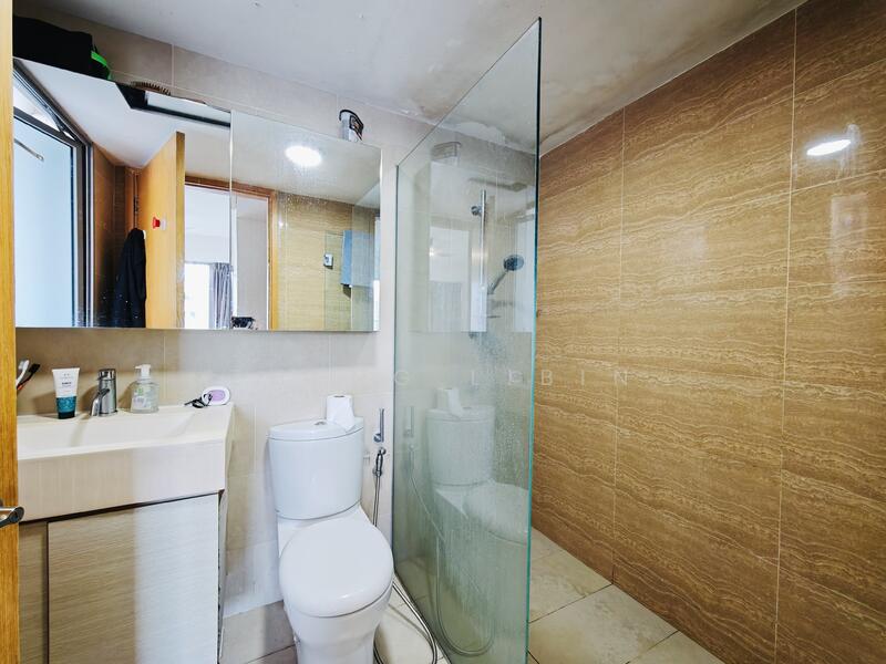 A Treasure Trove, 74 Punggol Walk, 3 Bedrooms, 1,044 sqft, Condominium For Rent, by Zheng Libin, 500053073 - Bathroom - PropertyGuru.com.sg