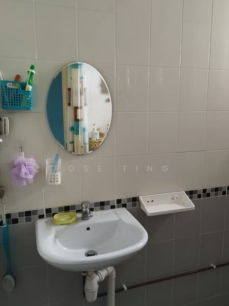 79B Toa Payoh Central, 79B Toa Payoh Central, Room Rental, 140 sqft, HDB Flat For Rent, by Rose Ting, 500053082 - Bathroom - PropertyGuru.com.sg