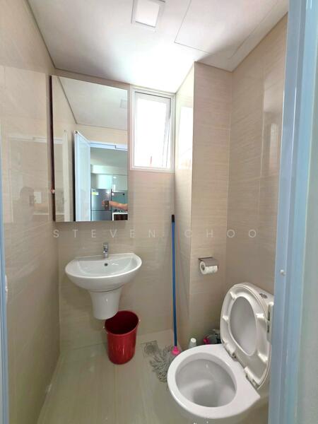 Rezi 26, 5 Lorong 26 Geylang, 2 Bedrooms, 796 sqft, Condominium For Rent, by Steven Choo, 500053085 - Bathroom - PropertyGuru.com.sg