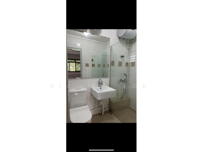270 Pasir Ris Street 21, 270 Pasir Ris Street 21, Room Rental, 290 sqft, HDB Flat For Rent, by Richard Koh, 500053088 - Bathroom - PropertyGuru.com.sg